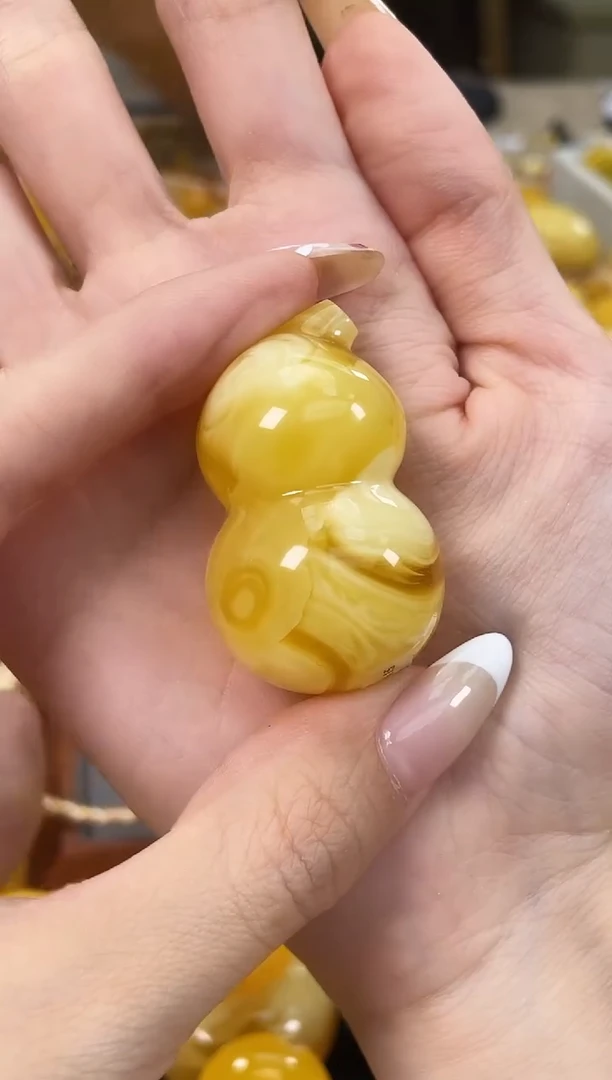 裸石琥珀未镶嵌j71