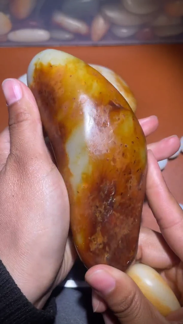 颈饰未镶嵌和田玉（糖玉）和田玉