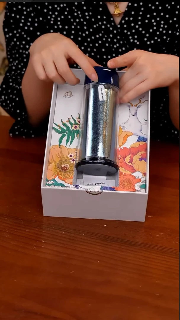 飞溅口红杯蓝色··············