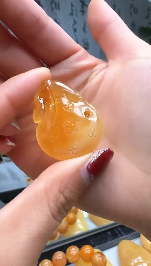 【闪购商品】琥珀裸石未镶嵌配饰