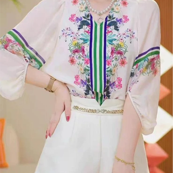 高级碎花白色V领上衣女士夏季新款设计感衬衫