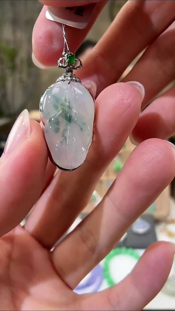 吊坠(不含链)18K金镶嵌翡翠叶子