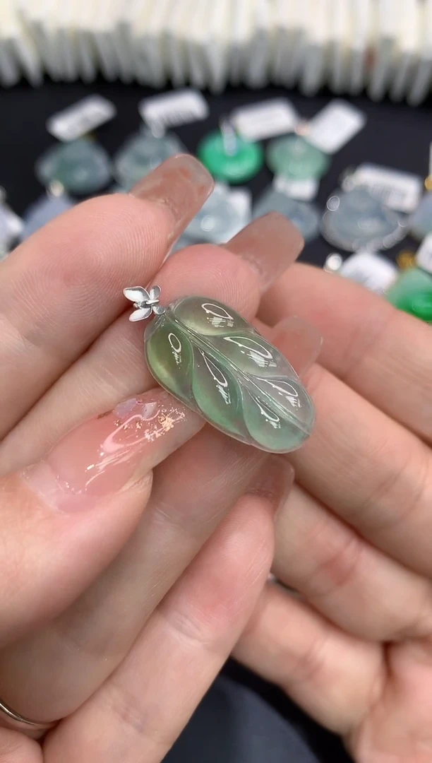 吊坠(不含链)18K金镶嵌翡翠11111111111
