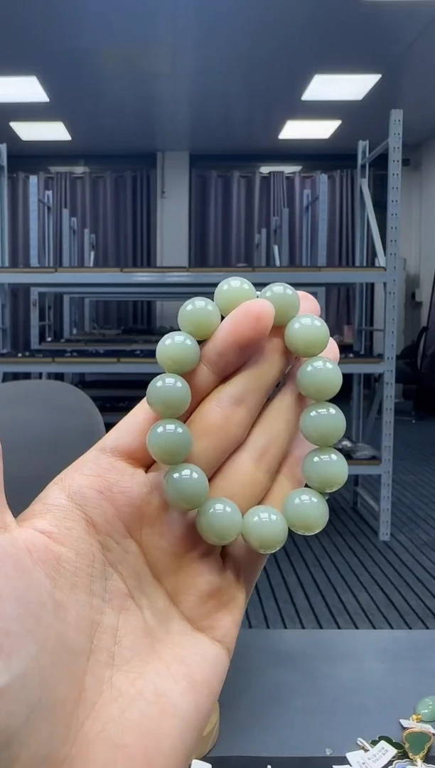 未镶嵌手串和田玉1