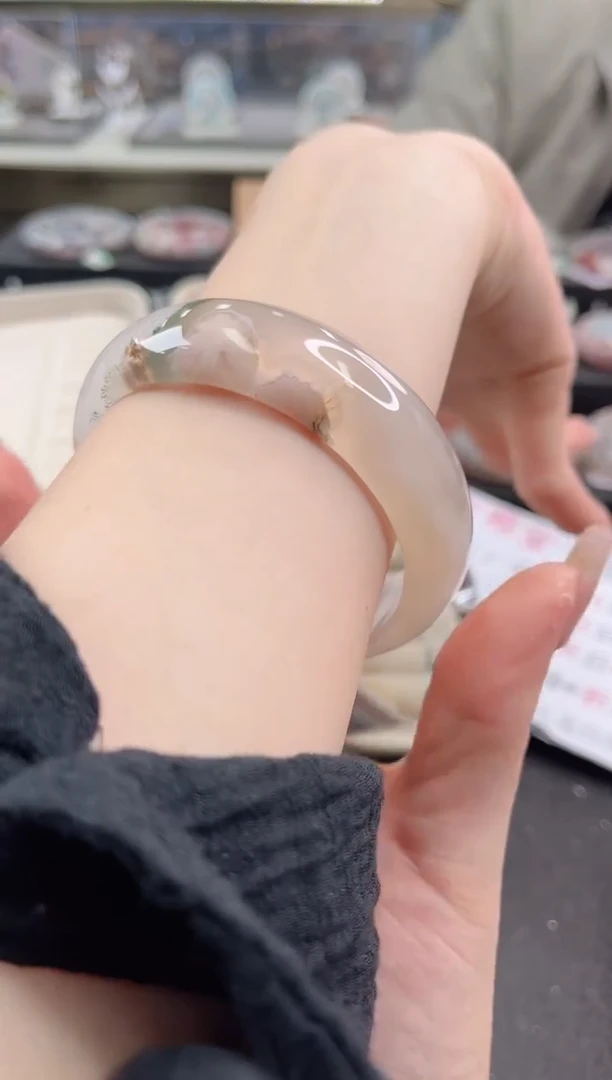 未镶嵌手镯石英质玉尘*丷圈口（赠品镯心）