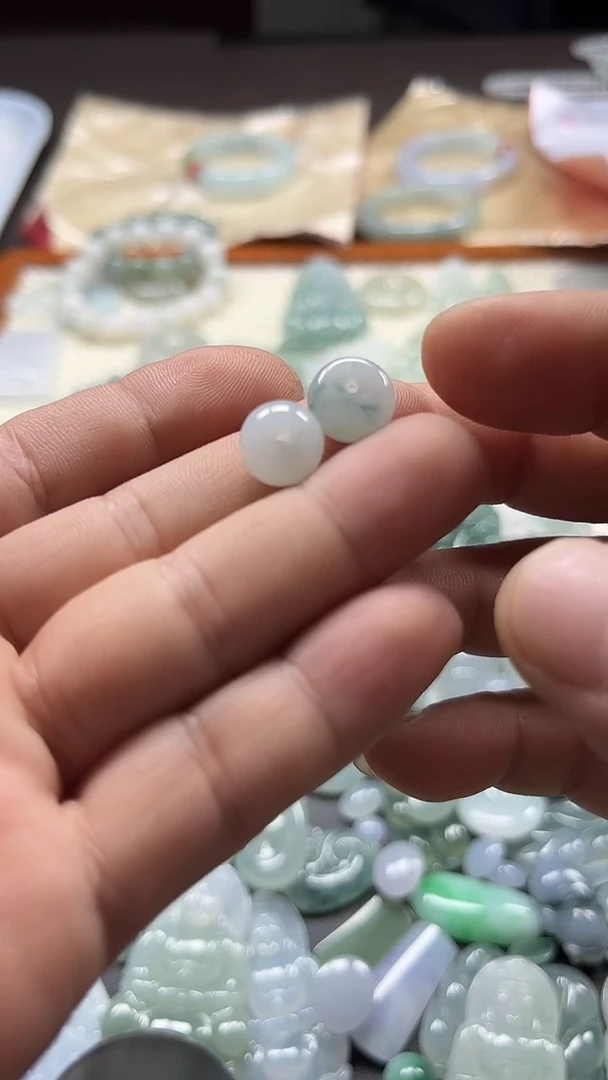 颈饰未镶嵌翡翠一对小平安扣