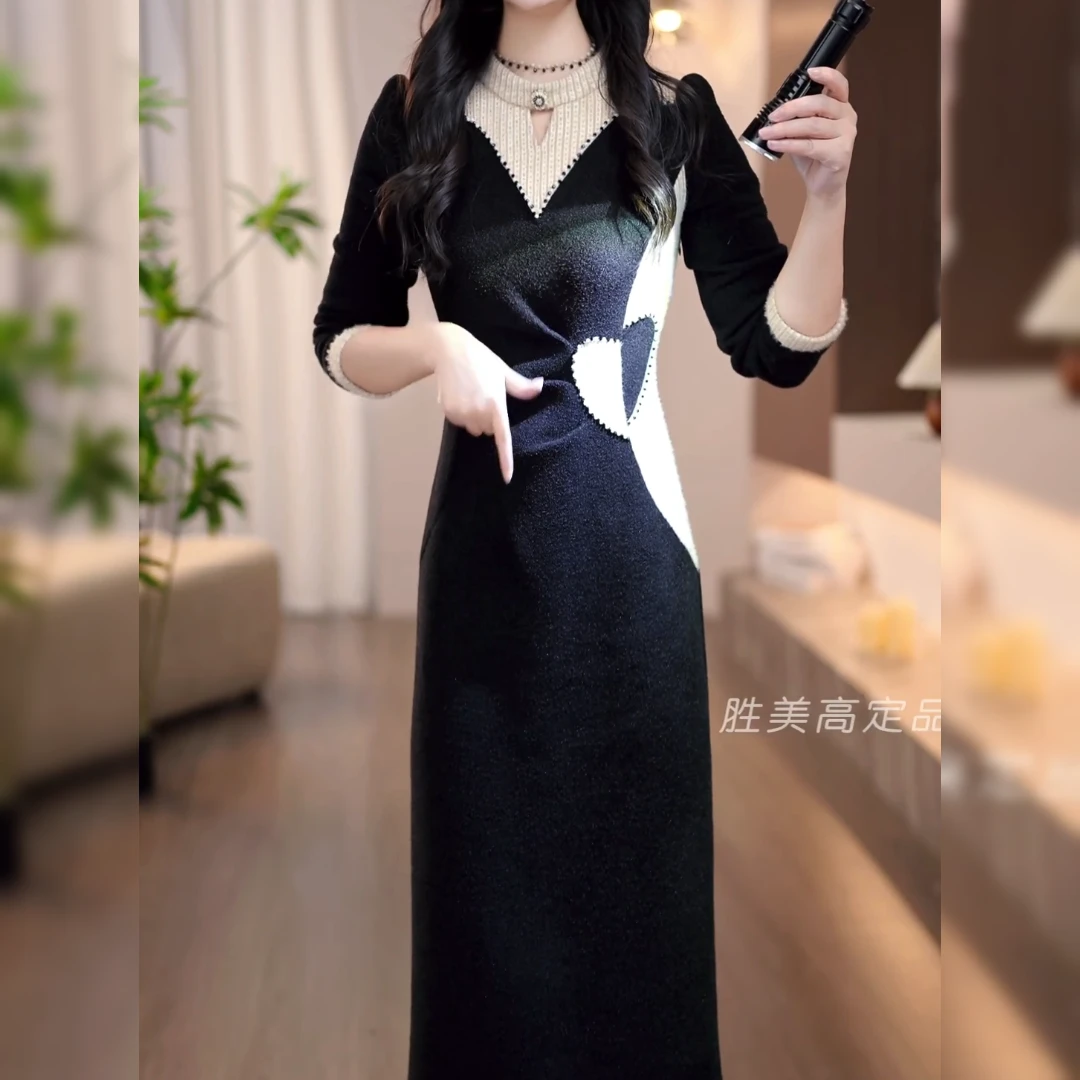 2025冬新款米咖拼黑色设计感山茶花优雅大气收腰显瘦连衣裙M-4XL