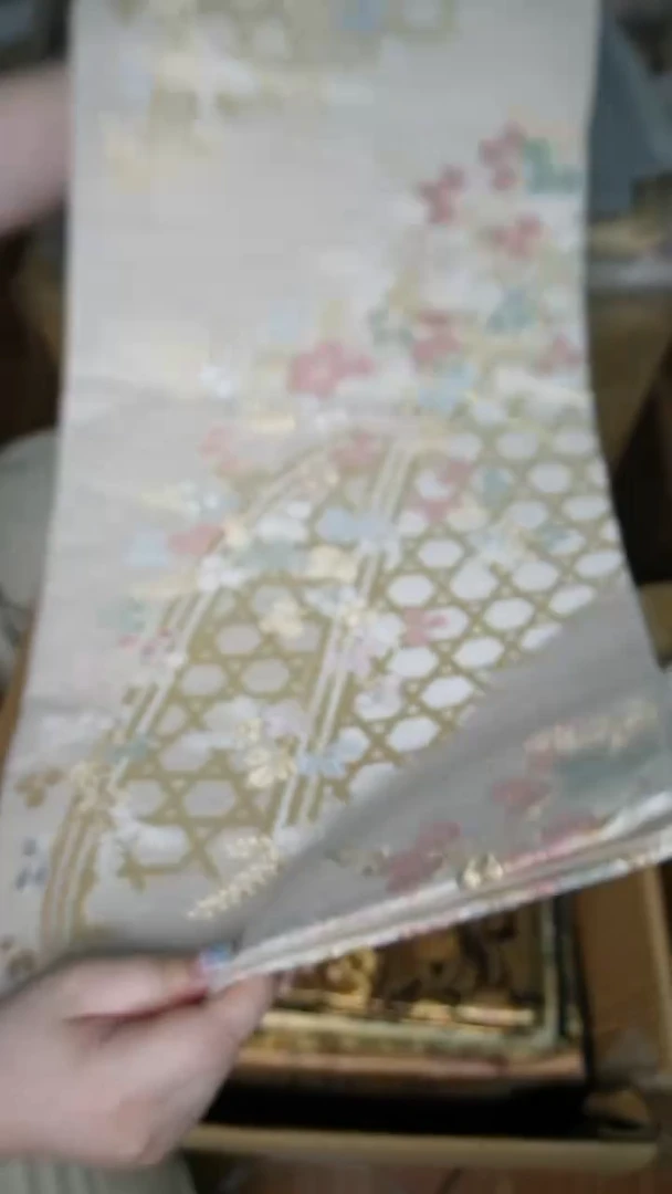 织绣2织金篱笆花卉纱罗
