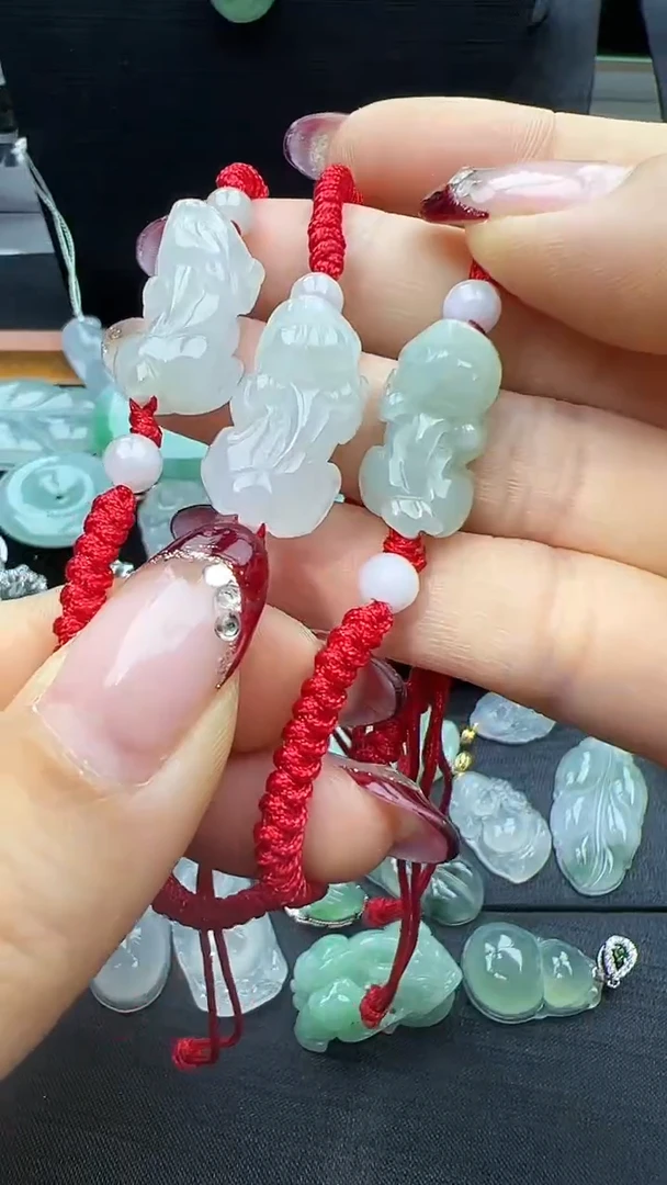 【闪购商品】翡翠手串未镶嵌貔貅手串多样性发货