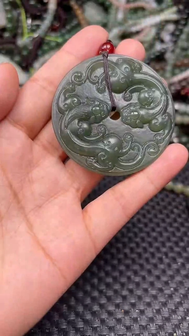 和田玉未镶嵌颈饰1