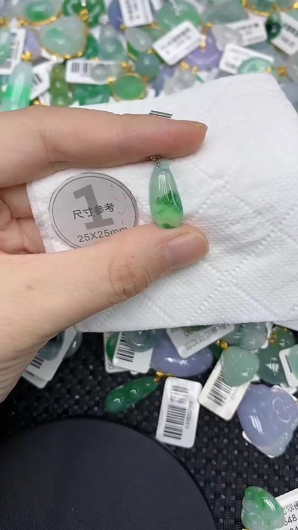 颈饰18K金镶嵌翡翠1