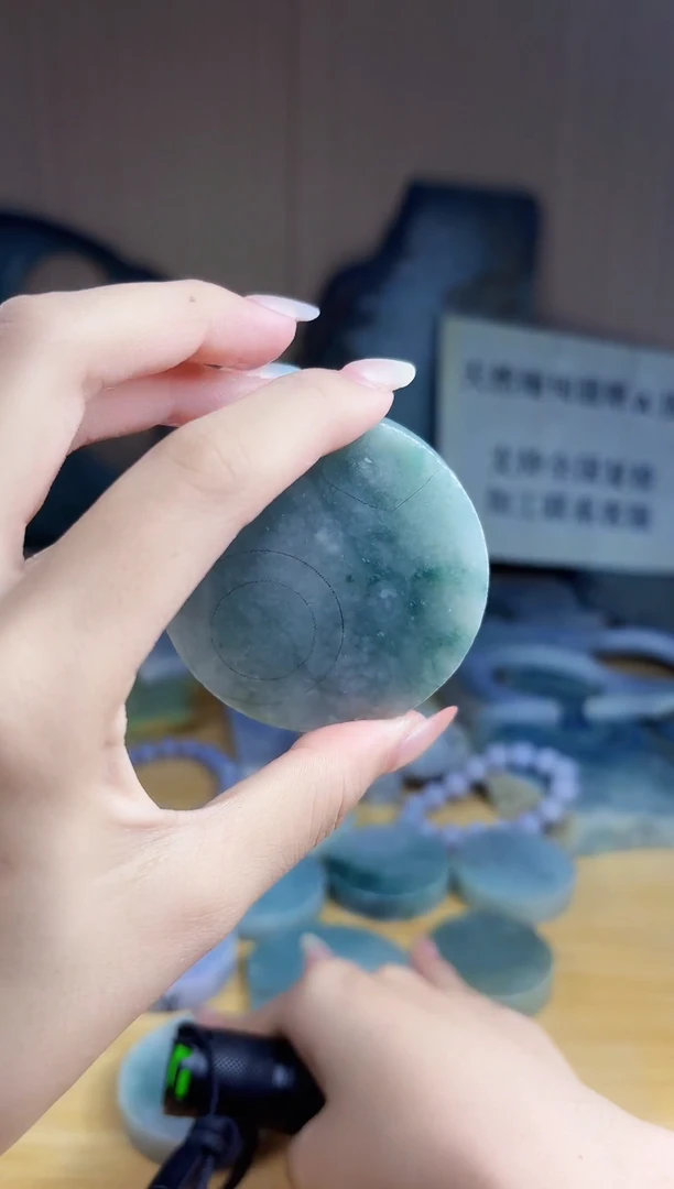 翡翠未镶嵌颈饰翡翠A货 温谭442