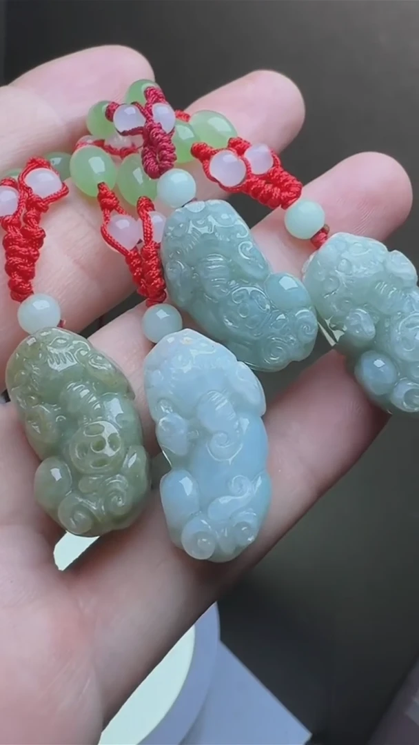 翡翠未镶嵌颈饰福嘟嘟