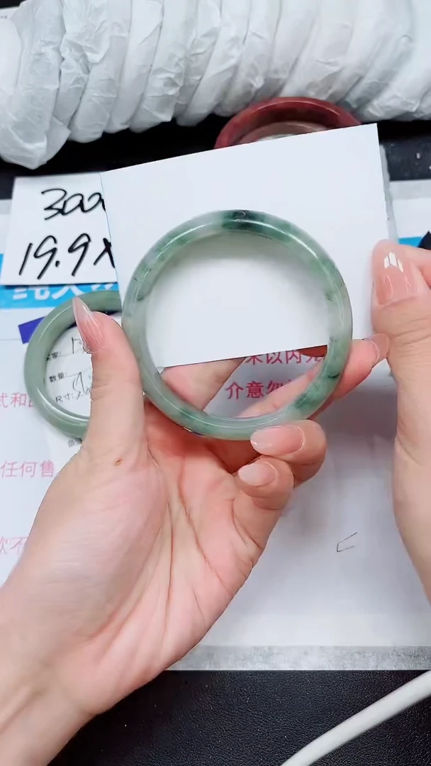 【闪购商品】石英质玉手镯未镶嵌A14-63/64