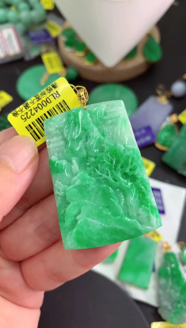 吊坠(不含链)18K金镶嵌翡翠挂件