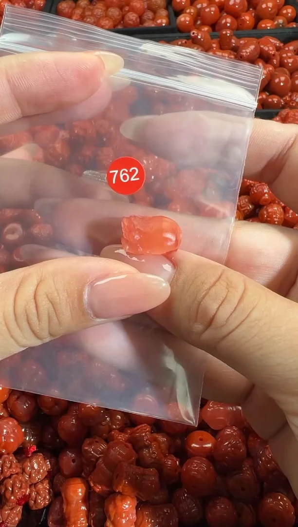 颈饰未镶嵌南红玛瑙1