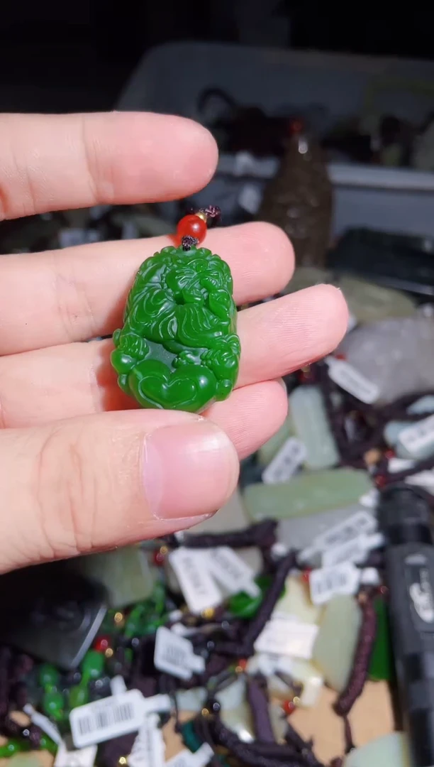 颈饰未镶嵌和田玉1