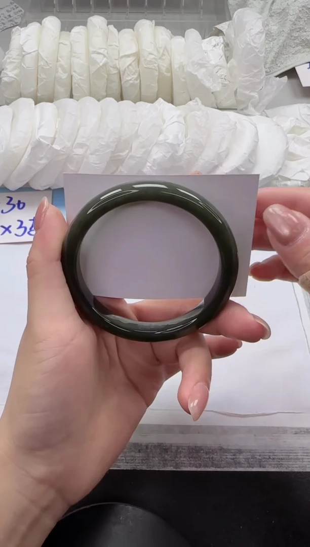 和田玉手镯未镶嵌12-60.6