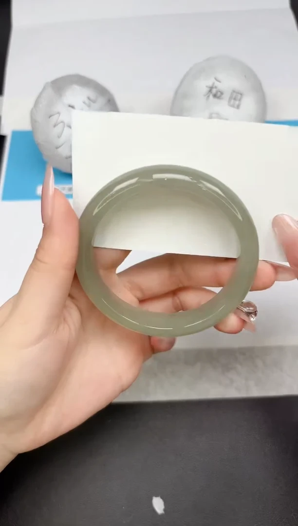 【闪购商品】石英质玉手镯未镶嵌249-