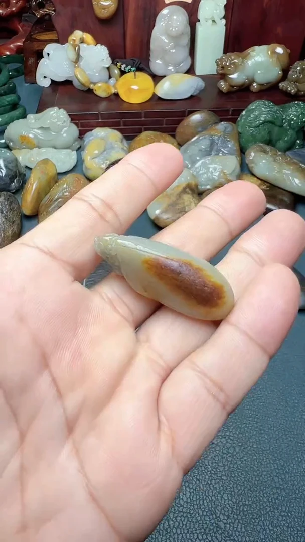 未镶嵌和田玉挂件-