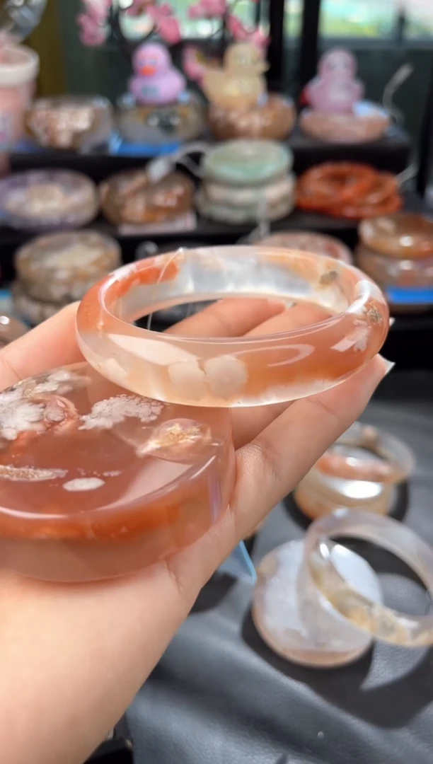 石英质玉手镯未镶嵌60