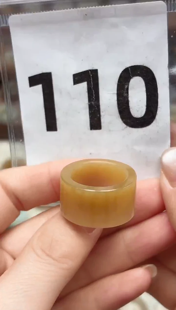 未镶嵌戒指和田玉12号