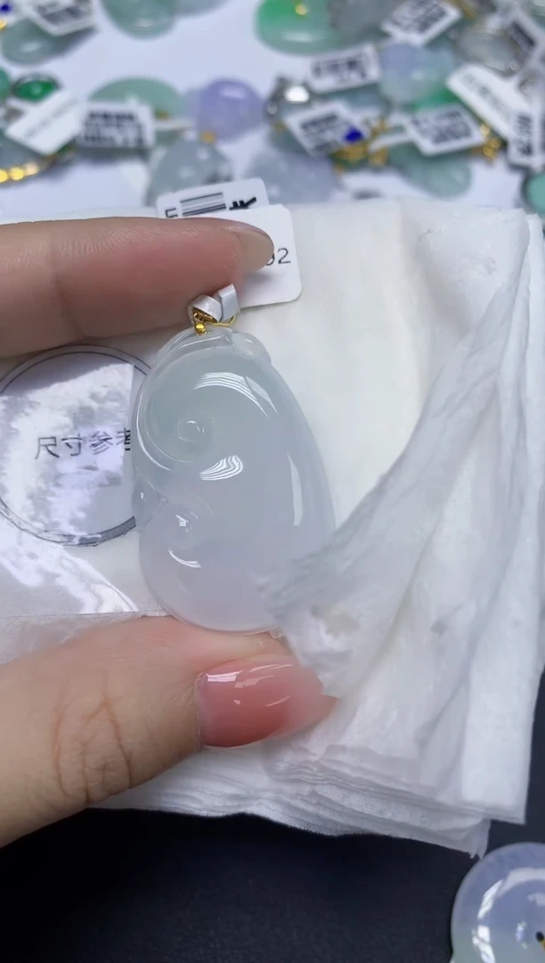 颈饰18K金镶嵌翡翠天然缅甸翡翠A货多样性发一件