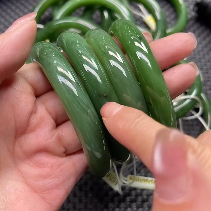 【老郑家】和田玉手镯一支 (多样性发1件)  带红皮