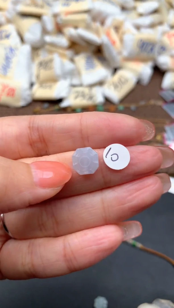 未镶嵌挂件翡翠1