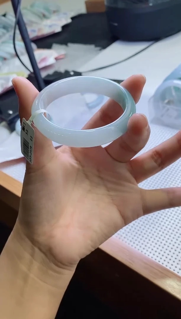 未镶嵌手镯翡翠贵妃53圈口，03