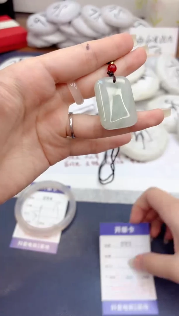 石英质玉手镯未镶嵌95无事牌