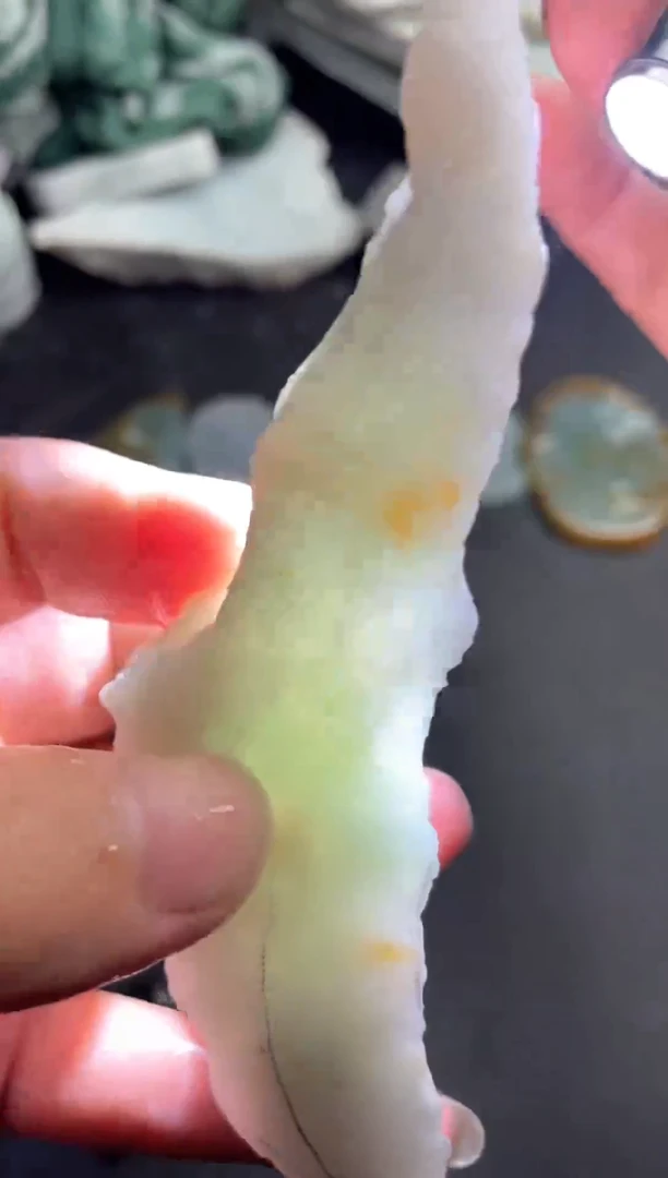 翡翠未镶嵌颈饰天然缅甸翡翠11