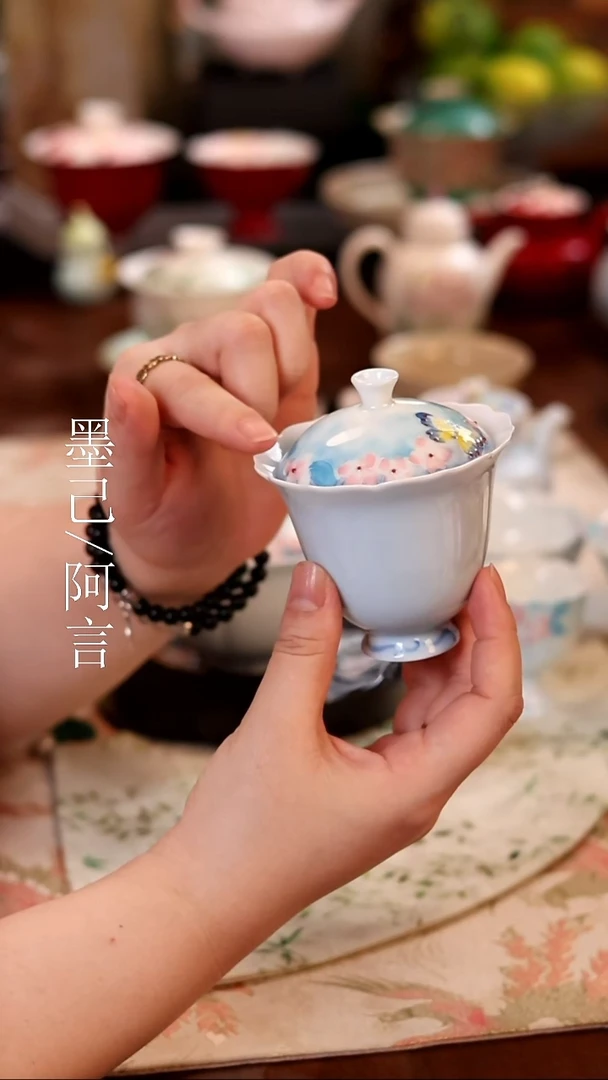 蝶落蓝裳   哈哈哈哈