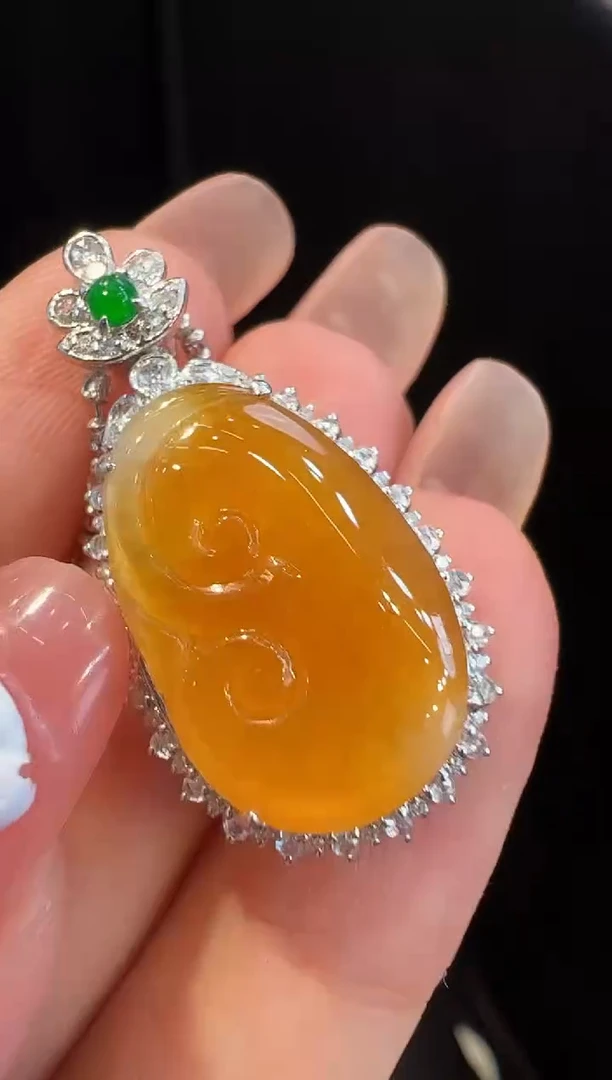 吊坠(不含链)18K金镶嵌翡翠吊坠