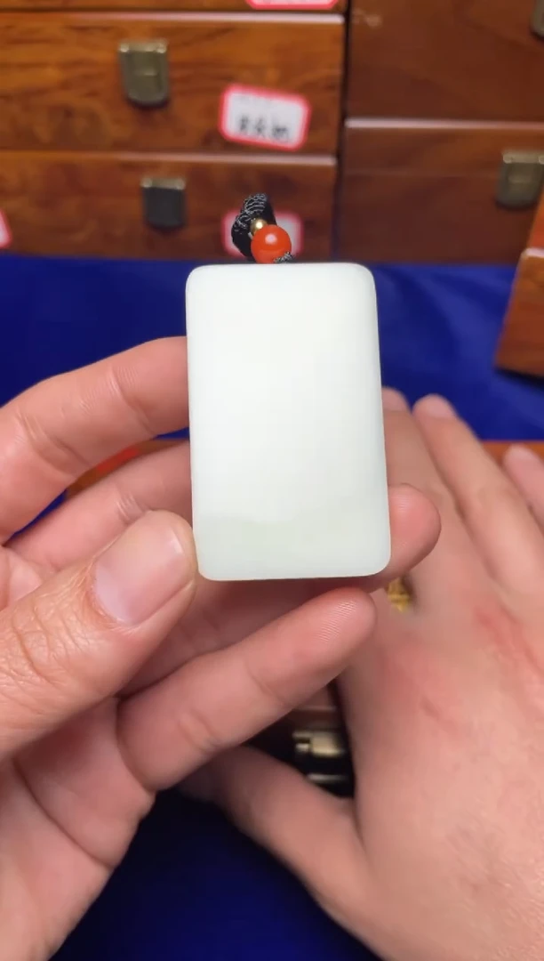 未镶嵌和田玉挂件万**芒和田玉