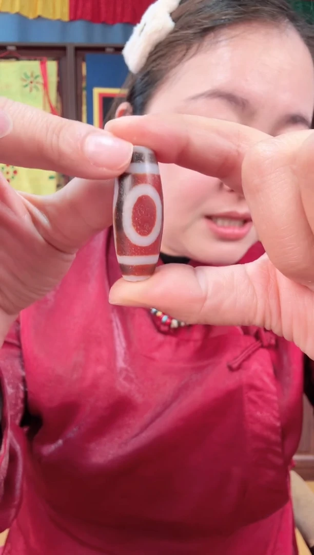 无非金属红色3眼天珠