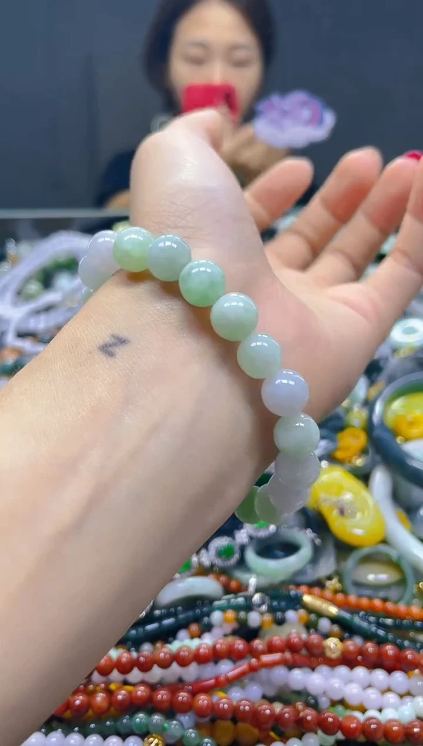 颈饰未镶嵌翡翠8MM/U/翡翠A货，一件也是批发价