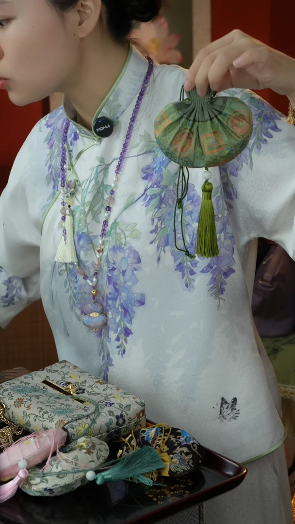 刺绣纯手工非遗国风饰品（花位随机介意勿拍）