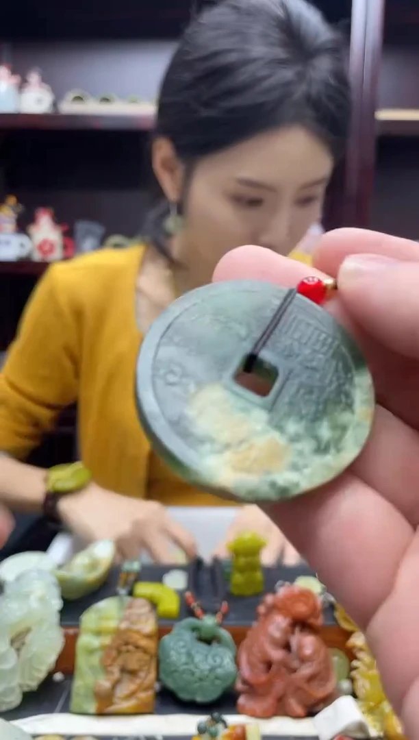 未镶嵌岫玉吊坠·