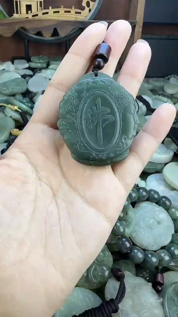 颈饰未镶嵌和田玉1