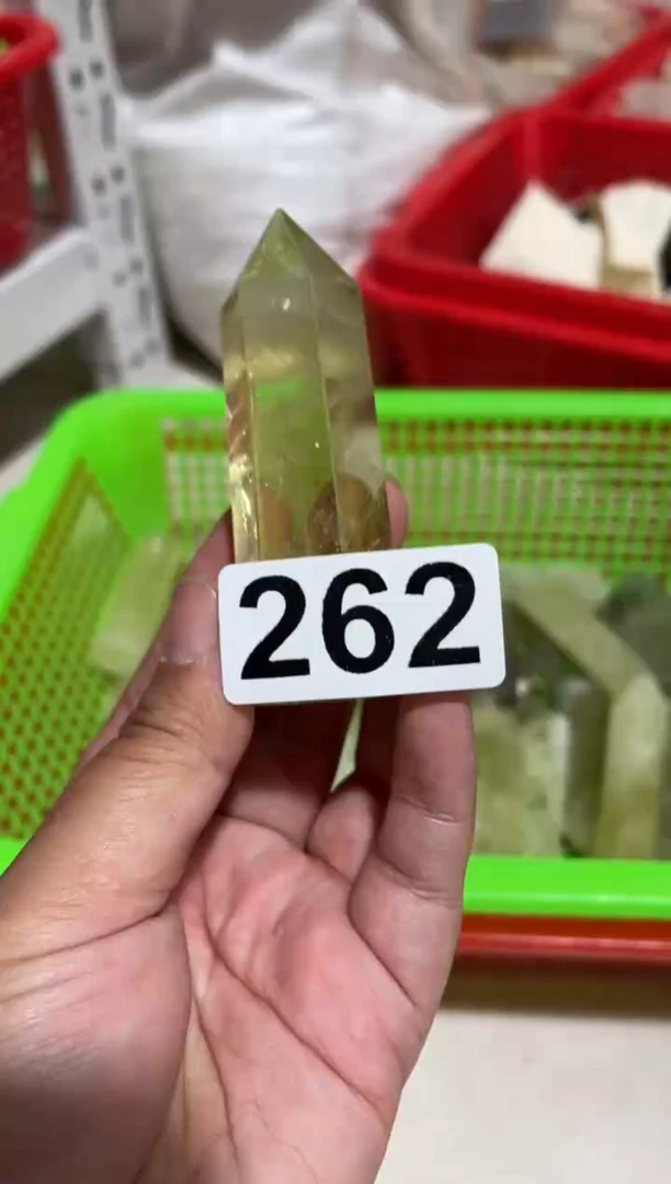 未镶嵌发晶大型摆件（非配饰） 黄水晶柱子262