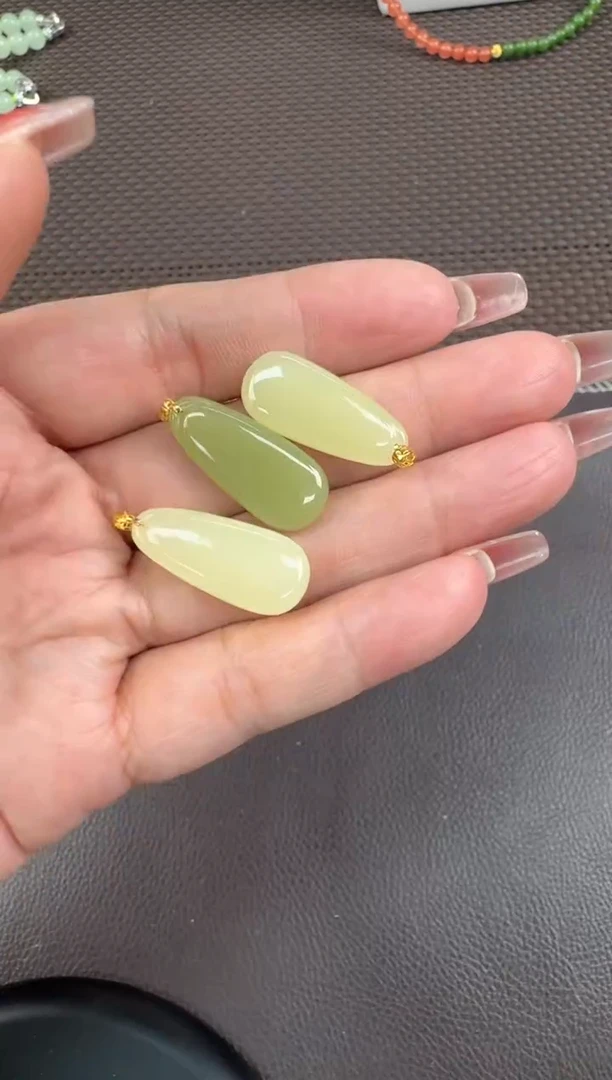 【闪购商品】和田玉挂件18K金镶嵌多样性，发一