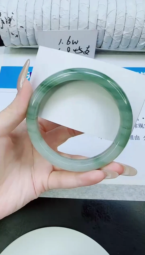 未镶嵌手镯石英质玉216/62