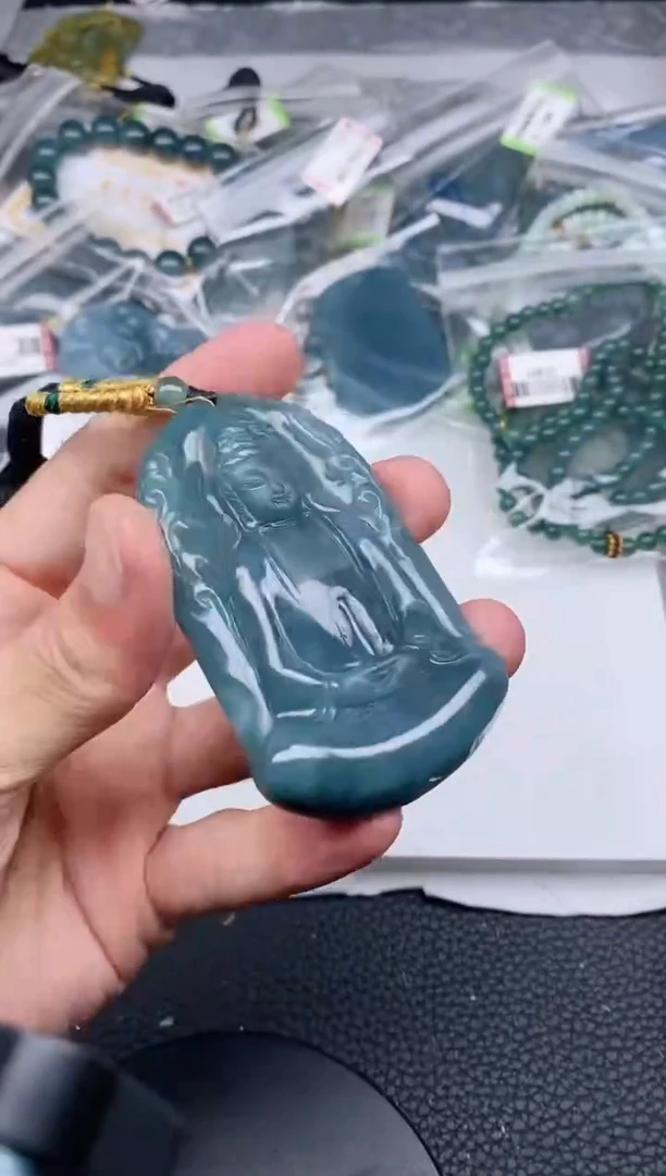 颈饰未镶嵌翡翠