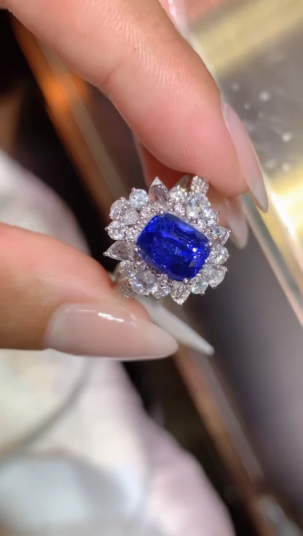 蓝宝石戒指18K金镶嵌2.65CT