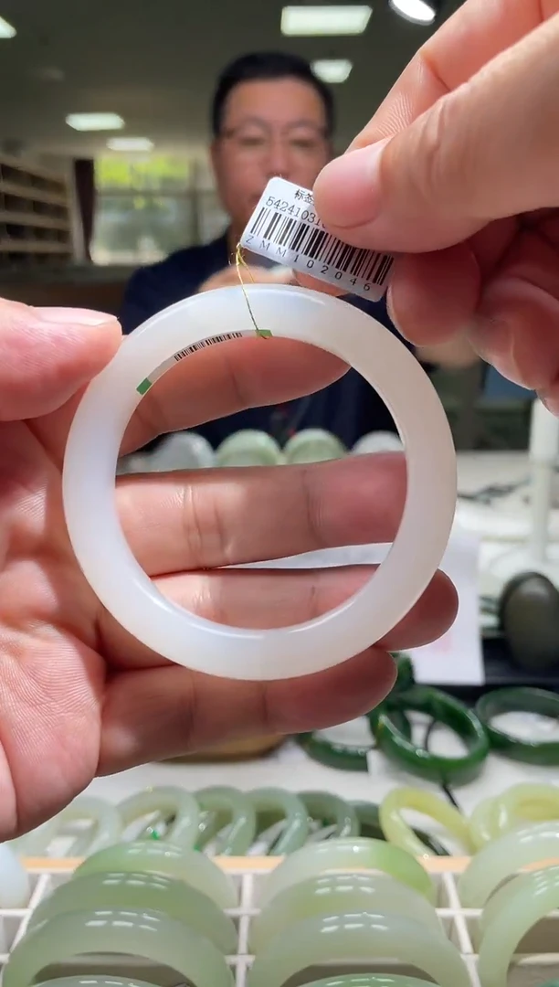 未镶嵌手镯和田玉58-59圈口 2046