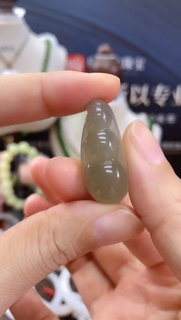 和田玉未镶嵌颈饰cg