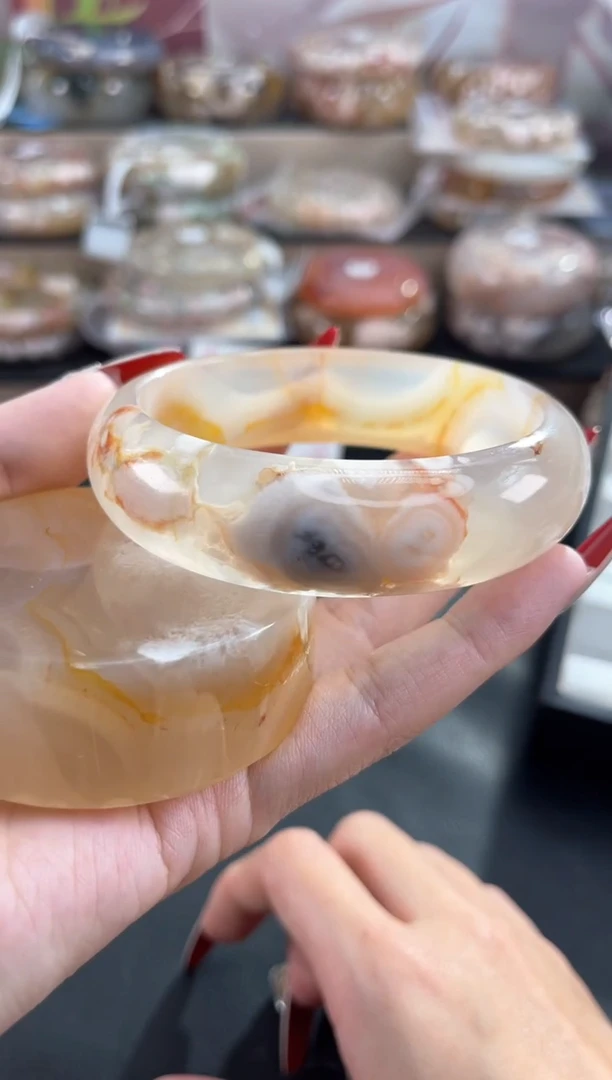 未镶嵌手镯石英质玉62