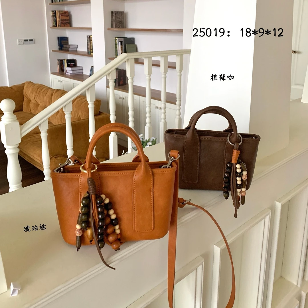 2025春夏新款潮流腋下百搭网红复古单肩斜挎包时尚女包 25019