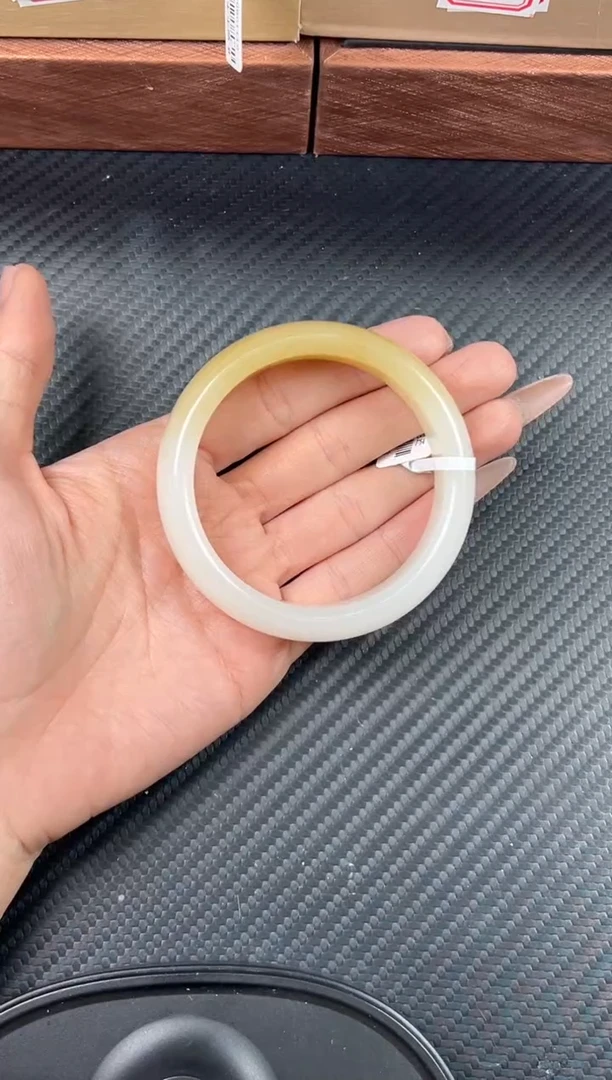 未镶嵌手镯和田玉且末金山微色差手镯59+